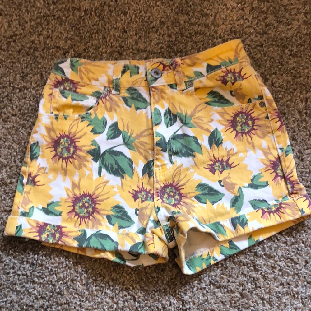 Bullhead sunflower mom short